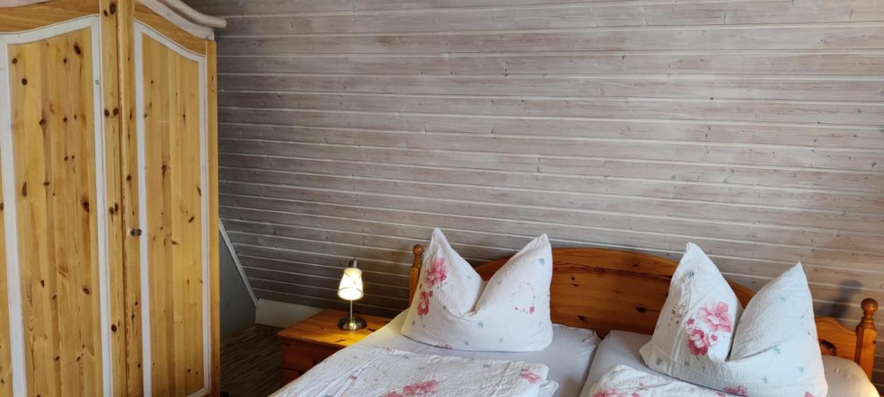 Ferienwohnung Im Rohrdachhaus Wustrow  Bagian luar foto